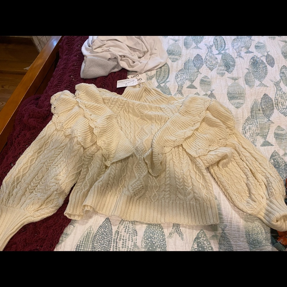 Randy Ruffle Sweater - Picture 2 of 2